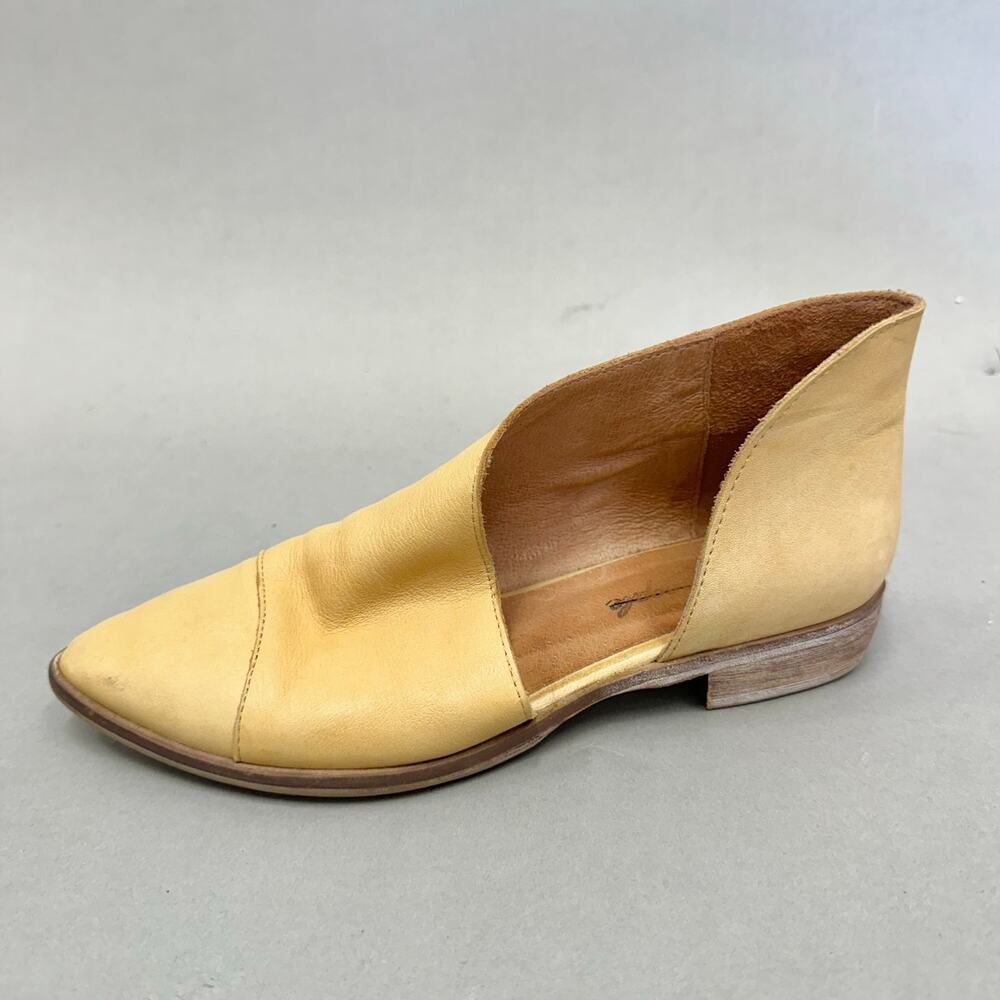 Free People Royale D'Orsay Leather Flats in Camel Euro‎ size 39 US size 8.5